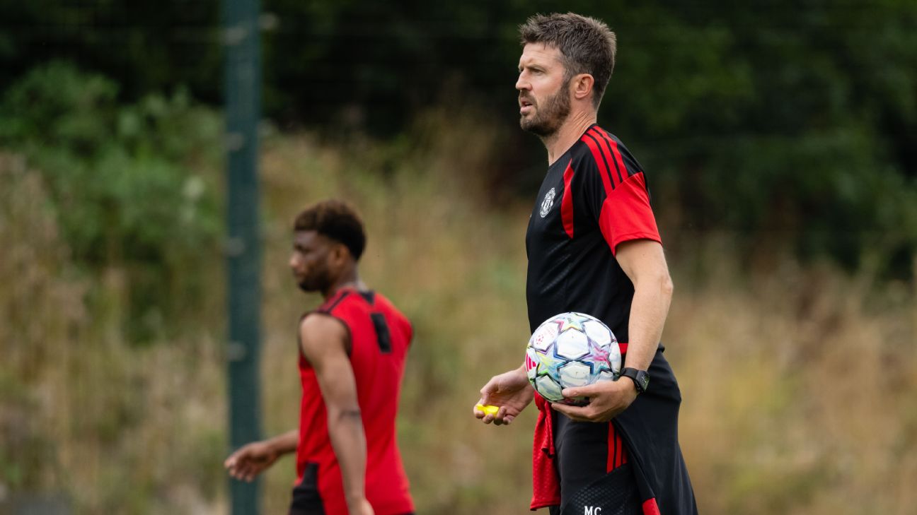 卡里克敦促曼联继续引援：补强阵容才能追赶英超强敌